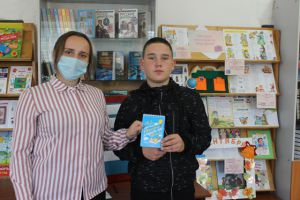 Наина Соловьева и победитель игры Михаил Храмов